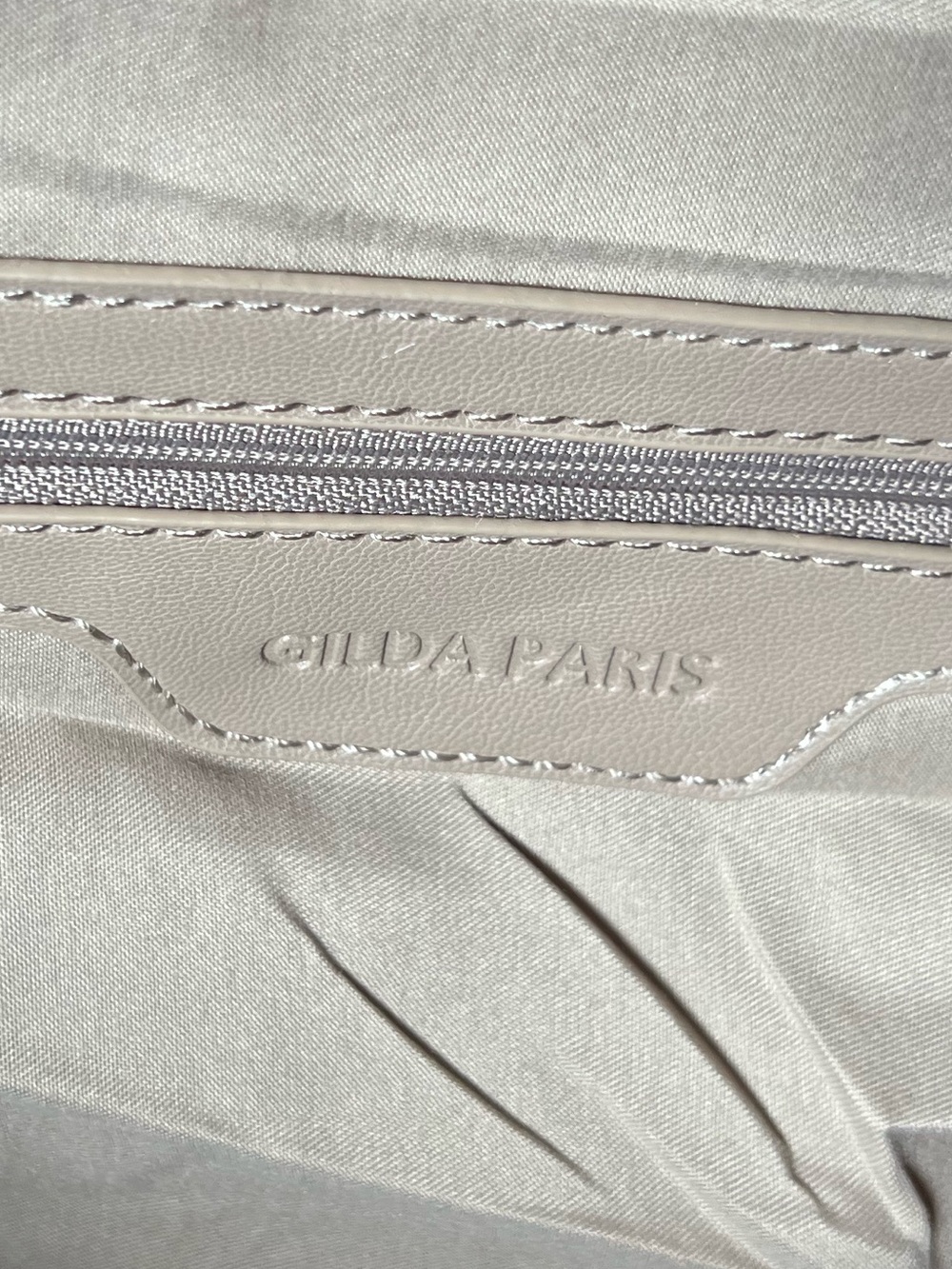 Gilda Paris tote features a taupe quilted design with gold hardware NWT - Picture 8 of 8